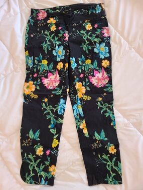 Zac & Rachel Black Floral Petite Cropped Pants with Multicolor Blooms